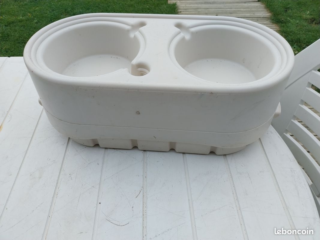 Mangeoire pour chien (image 1)