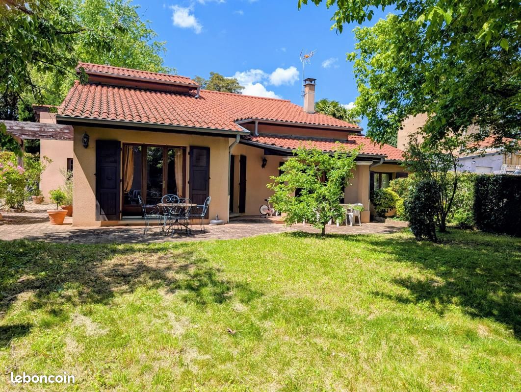 Maison 5 pièces 144 m² · à Écully · 144 m² · 729 500 €