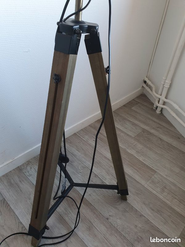 Grande lampe sur pied style industriel (image 3)