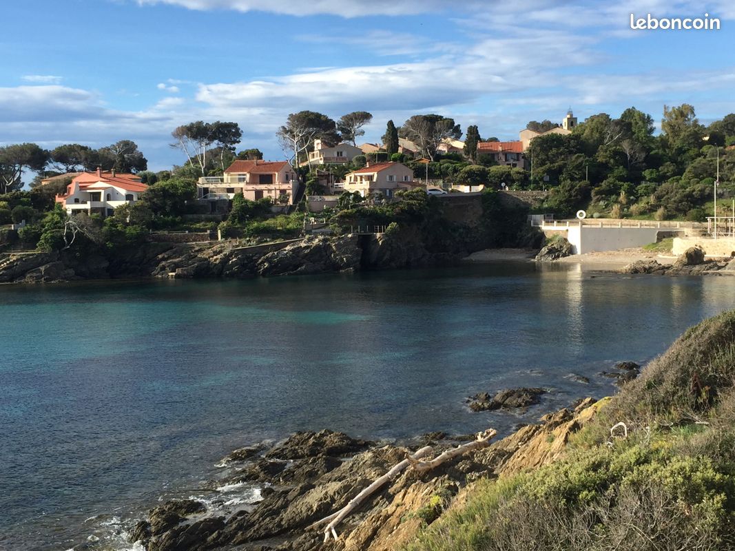 Villa piscine Golfe de ST Tropez. Les ISSAMBRES; PROMO dernière minute (image 2)