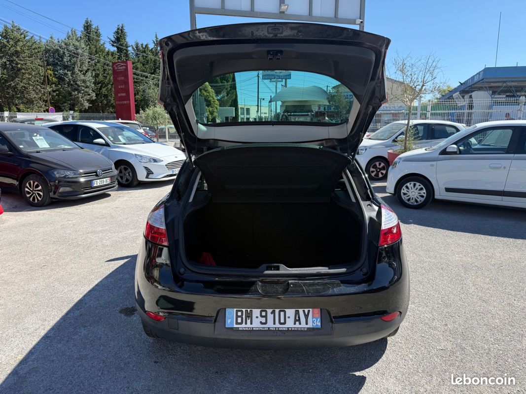 Renault MEGANE III Renault Mégane III 1.9 DCI 130 FAP eco2 XV de France (image 5)