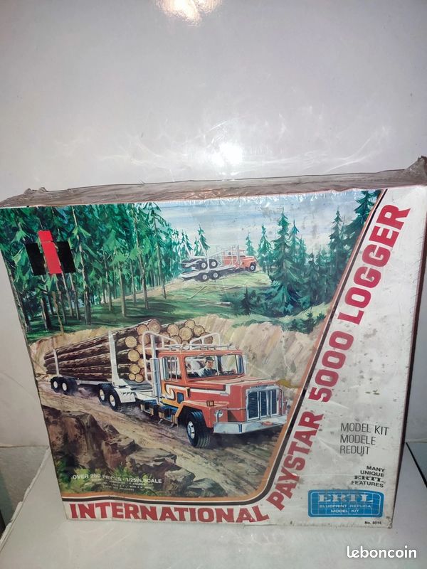Camion INTERNATIONAL PAYSTAR 5000 ERTL 1/25 - Miniature Collection USA