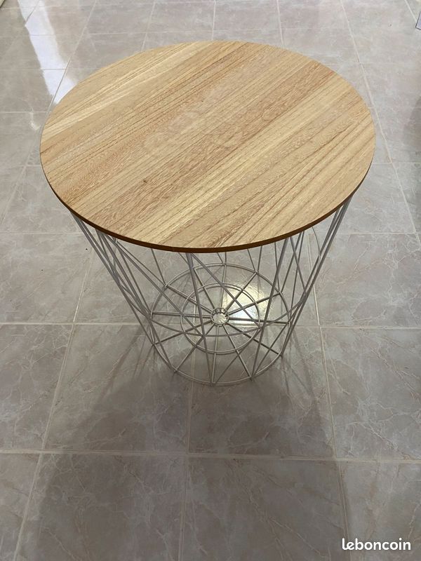 Petite table à point (image 1)