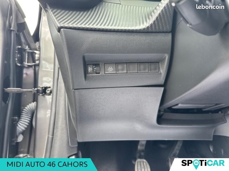 Peugeot 208 1.5 BlueHDi 100ch S&S Allure (image 13)