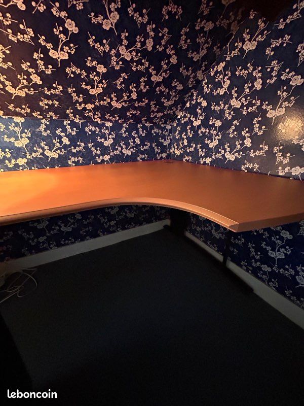 Bureau moderne en bois – comme neuf (image 3)