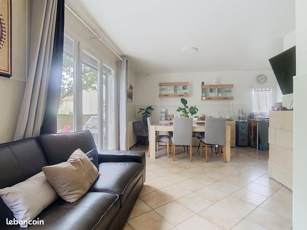 Maison 6 pièces 165 m² · au Plessis-Trévise · 165 m² · 460 000 €