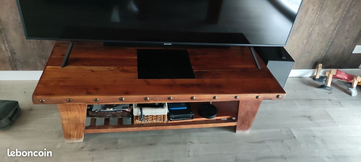 Table en acacia bois et chiffons (image 1)