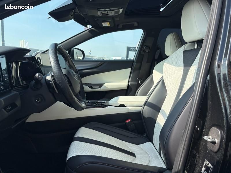 Lexus NX 450h+ F SPORT Executive 4WD MY24 (image 16)