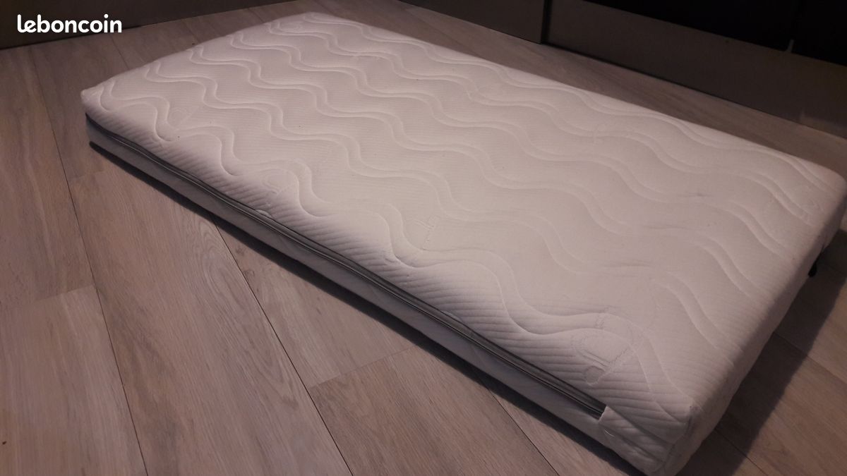 A vendre matelas lit bébé matière naturelle 60X120cm (image 3)