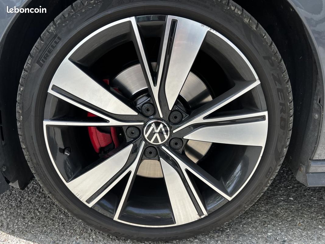 VOLKSWAGEN GOLF 2.0 TDI 200 SCR GTD DSG BVA- TOIT OUVRANT PANORAMIQUE / SUIVI 100% VW / GARANTIE 12 mois (image 26)