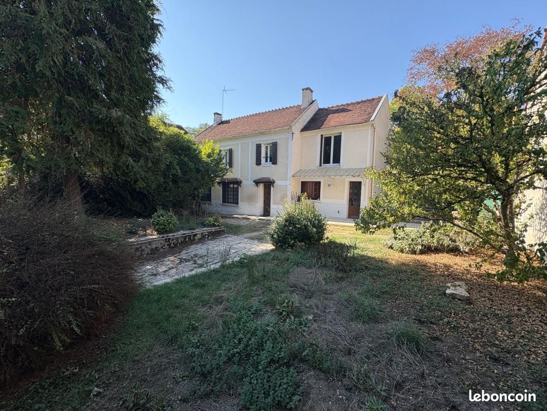 Maison 5 pièces 150 m² · à Saint-Cyr-sur-Morin · 150 m² · 229 000 €