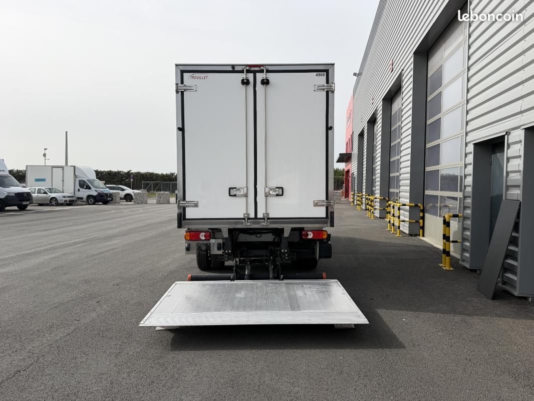 Renault Master CHASSIS CABINE FRIGO 12M3 165 CV RJ HAYON CAISSE CAZAUX GROUPE THERMOKING V300 MAX... (image 5)