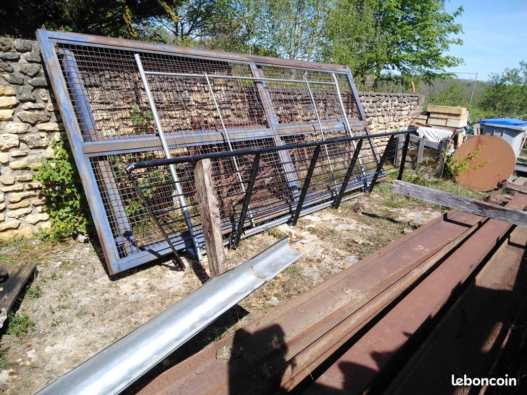 Portail fer coulissant et balustrade (image 1)