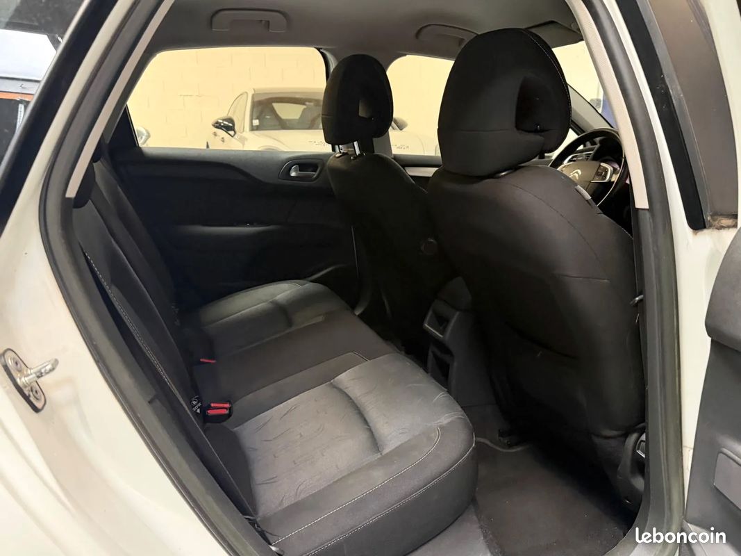 CITROEN C4 1.6 VTi 120ch Confort - Origine France - 2eme main - Moteur à chaine - Ethanol - Clim Auto - Bluetooth - Radar de recul (image 9)