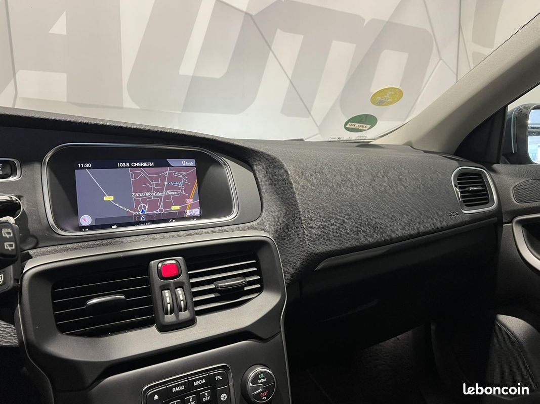 VOLVO V40 D2 120 Geartronic 6 Momentum (image 12)