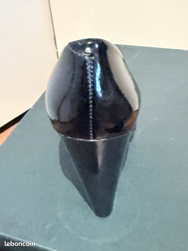 Escarpins Robert Clergerie Cuir Noir - Taille 38 - Talon Fin +7cm - Occasion Très Bon État