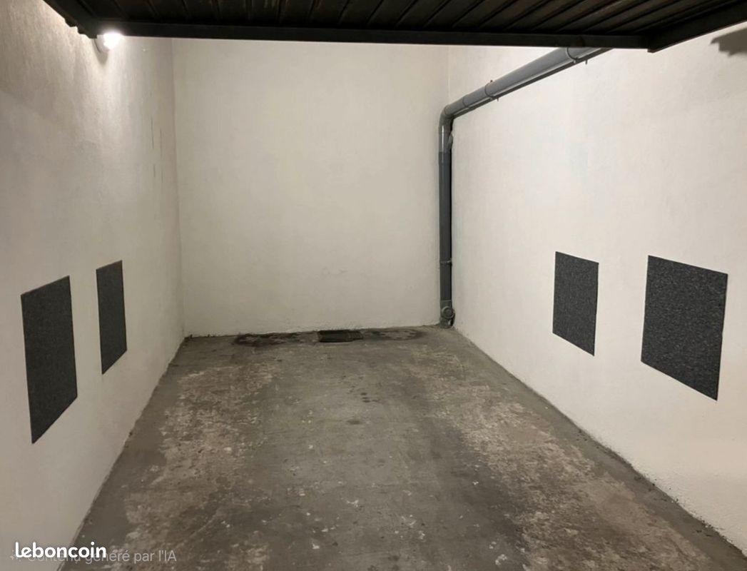 Box simple 12,5m2 · à Vincennes · 140 €
