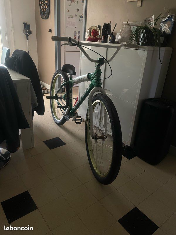 BMX SE Bikes Boston 29" - Vélo Neuf Avec Défauts Mineurs