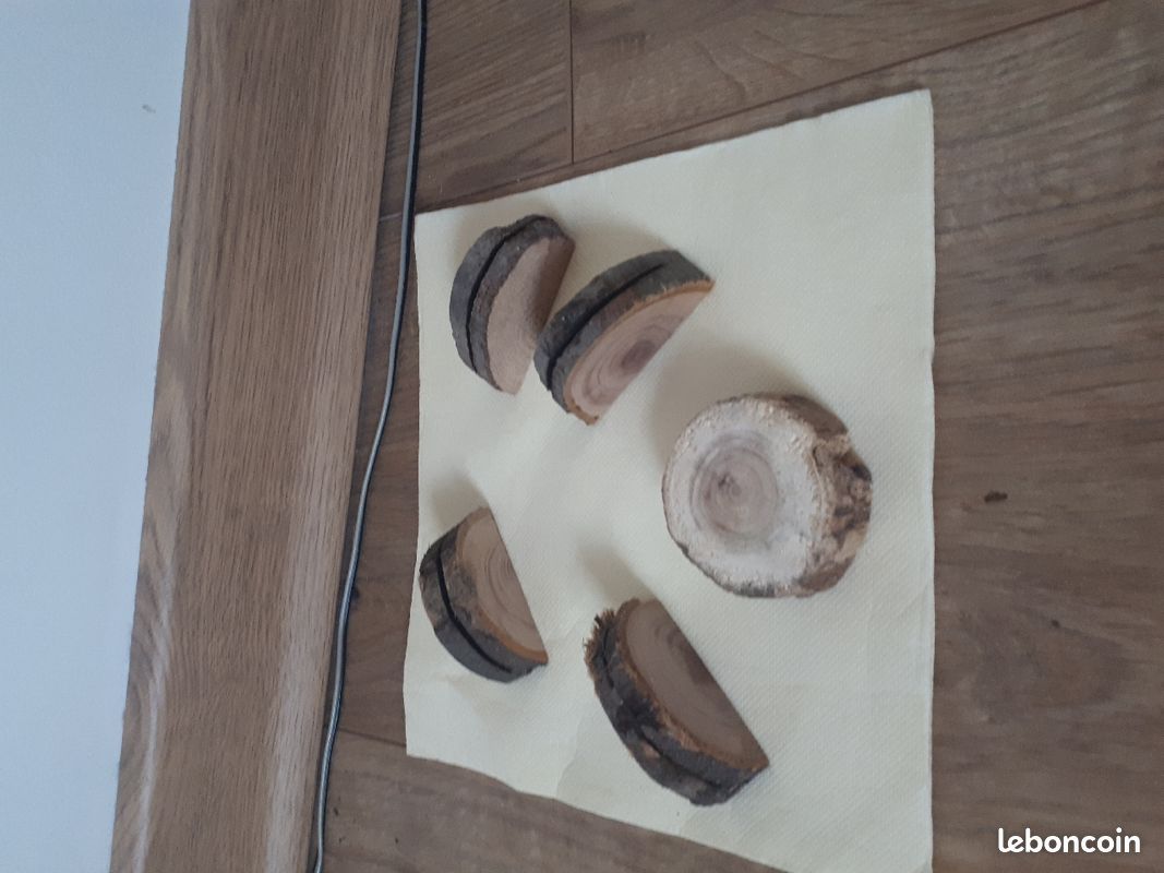 Rondins de bois support nom de table (image 1)