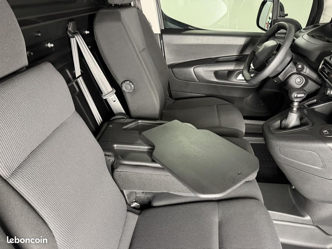 PEUGEOT PARTNER M 650KG 1.5 BlueHDi 130 Pack Premium Connect (image 30)