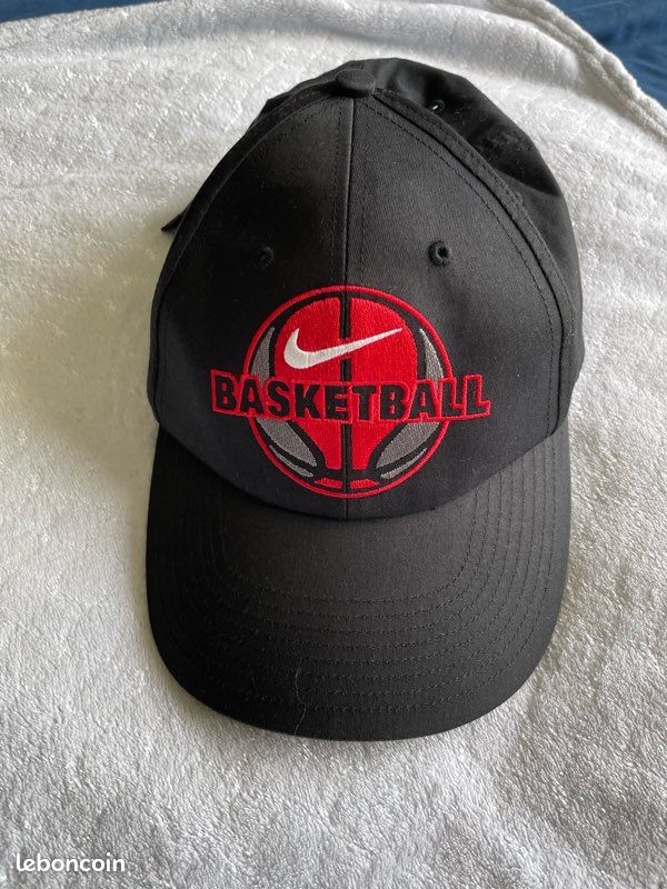 Casquette Nike neuve (image 1)