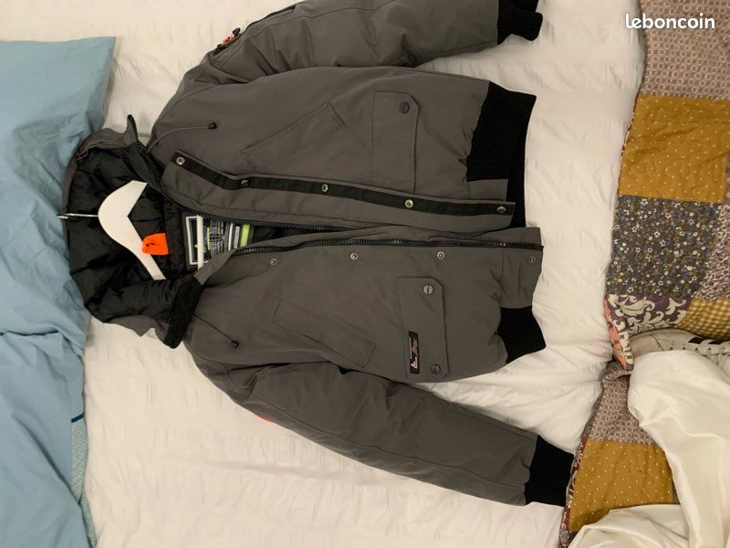 Veste d’hiver Peak Montain Naturel Neuve ( jamais utilisé) Duvet et Plumes Naturelles taille S (image 1)
