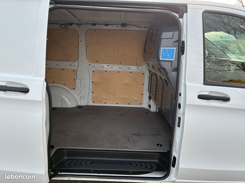 Mercedes Vito 116 CDI Fourgon Long L2 163ch BVA LED 31500HT Gar (image 18)