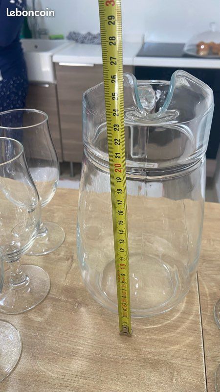 Utils de cuisine- Lot de verrerie vintage - Environ 50 pièces - Verres, coupes à glace, carafe - Bon état (image 6)
