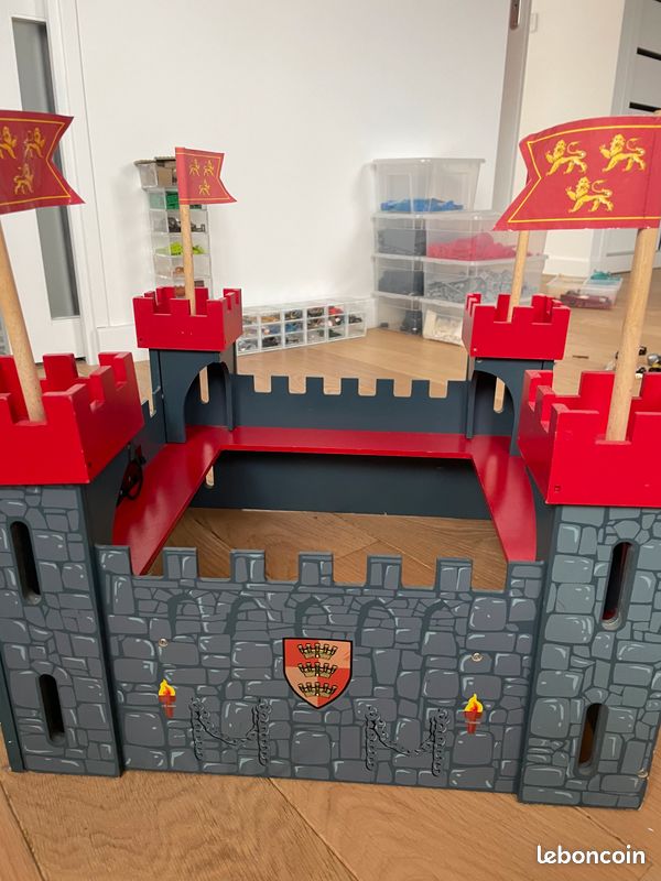 Château fort en bois (image 1)