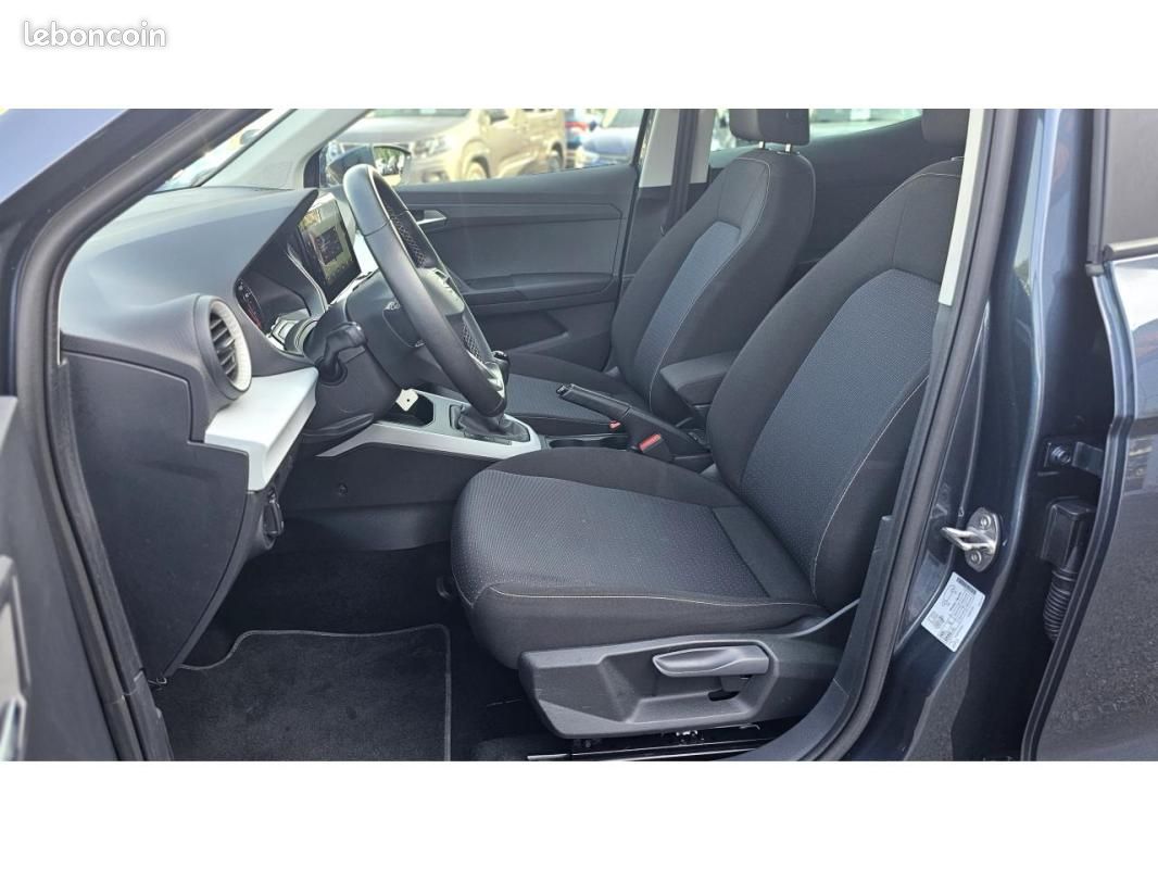 Seat Arona STYLE 1.0 TSI 95cv + Pack Spring + Aide au stationnement arrière (image 13)