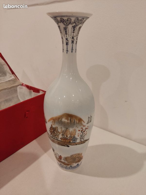 Ancien vase chinois porcelaine coquille d'oeuf avec son étui (image 2)