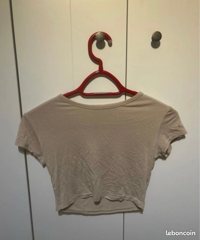 Crop top (image 1)