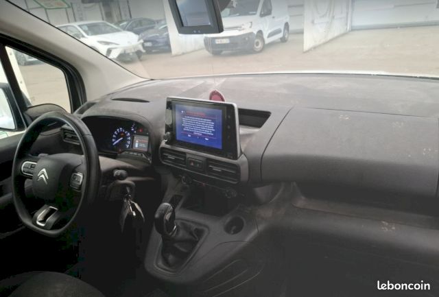 Citroen Berlingo - Van XL 950kg - GPS - BlueHDi 100 - A partir de 250e par mois (image 3)