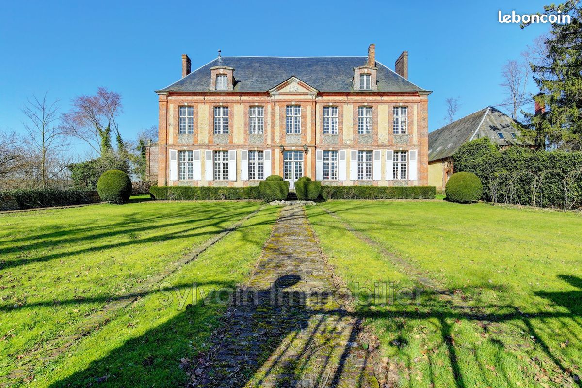 Maison 10 pièces 900 m² · à Gerberoy · 900 m² · 2 500 000 €