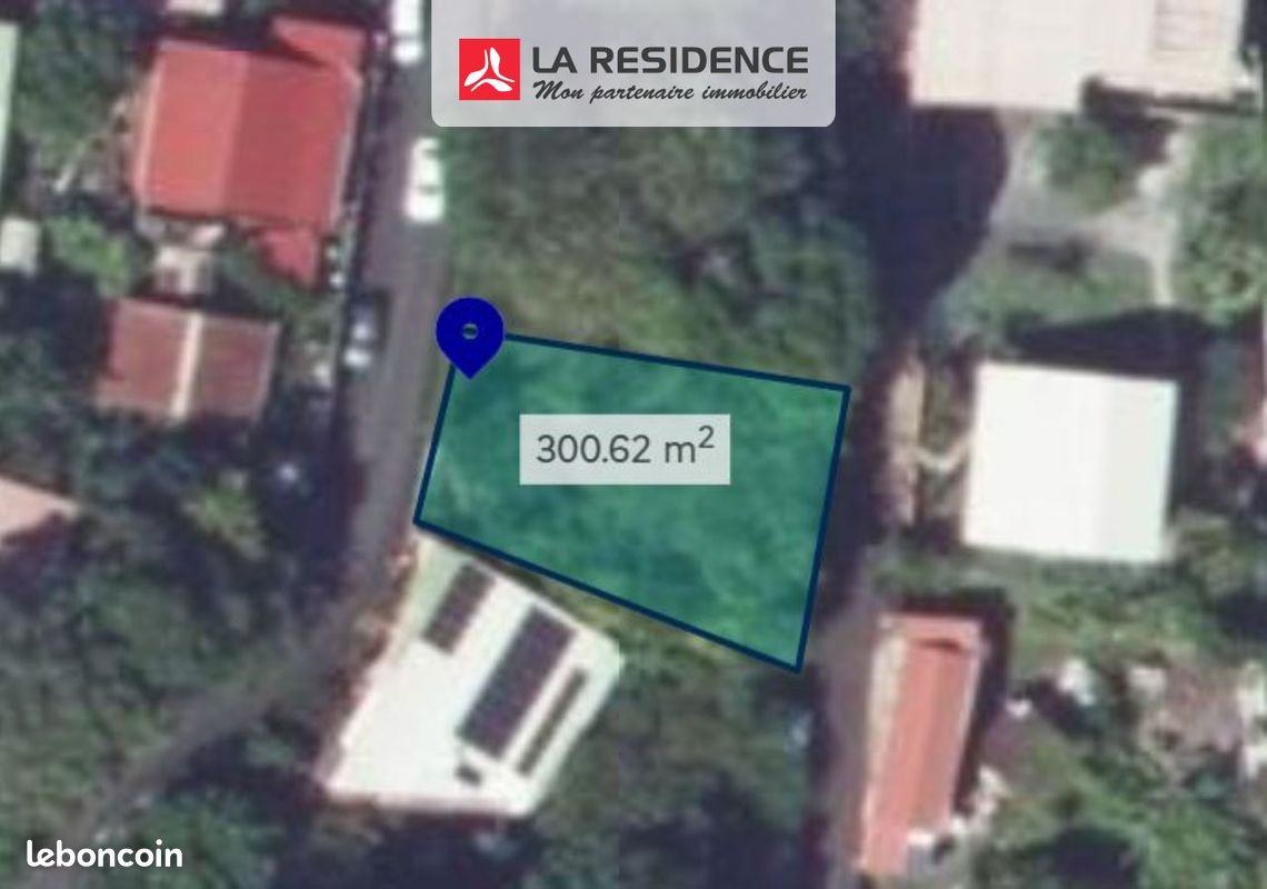 Terrain · à Fort-de-France · 48 000 €