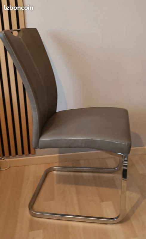 Chaise grise moderne (image 1)