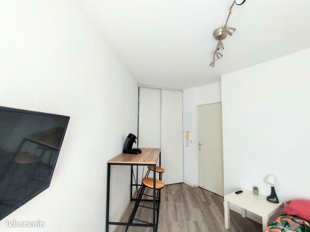 Table haute et tabourets (image 6)