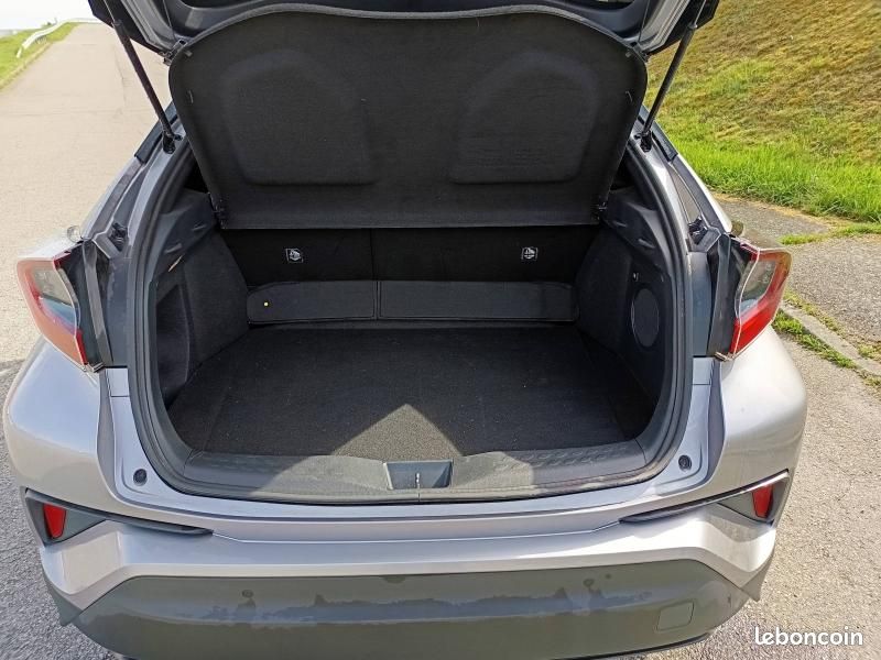 Toyota C-HR 122h Distinctive 2WD E-CVT (image 9)