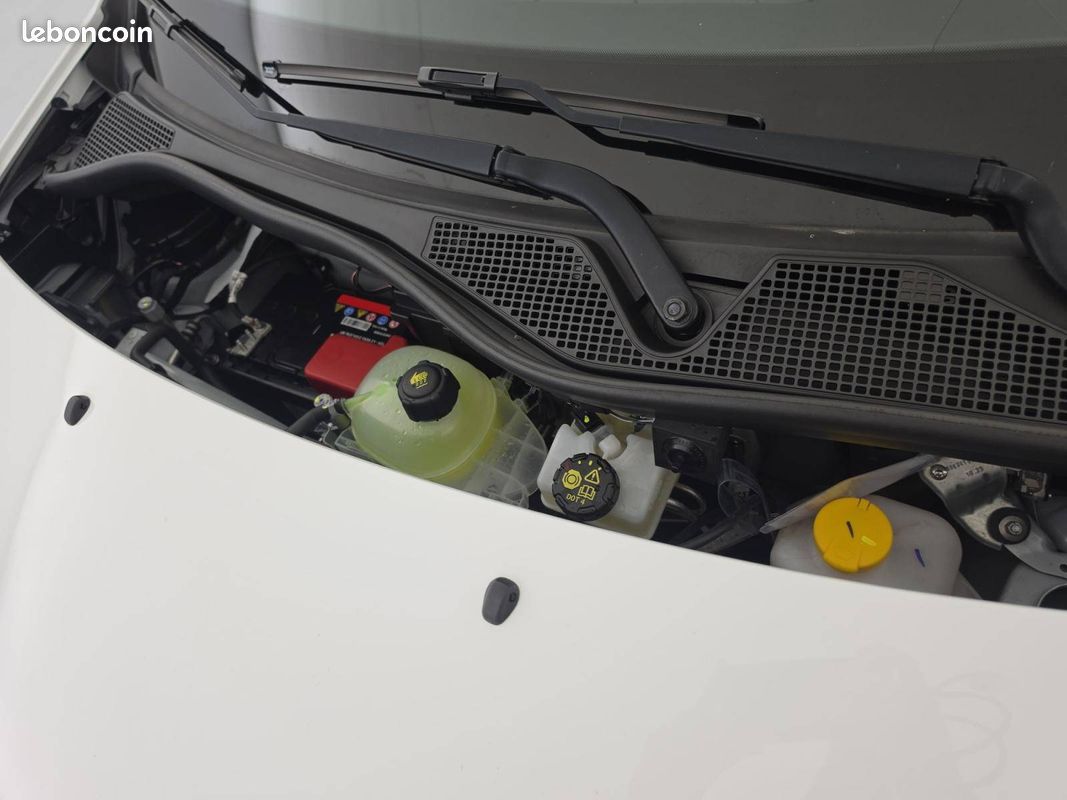 RENAULT Twingo III E-Tech Equilibre (image 25)