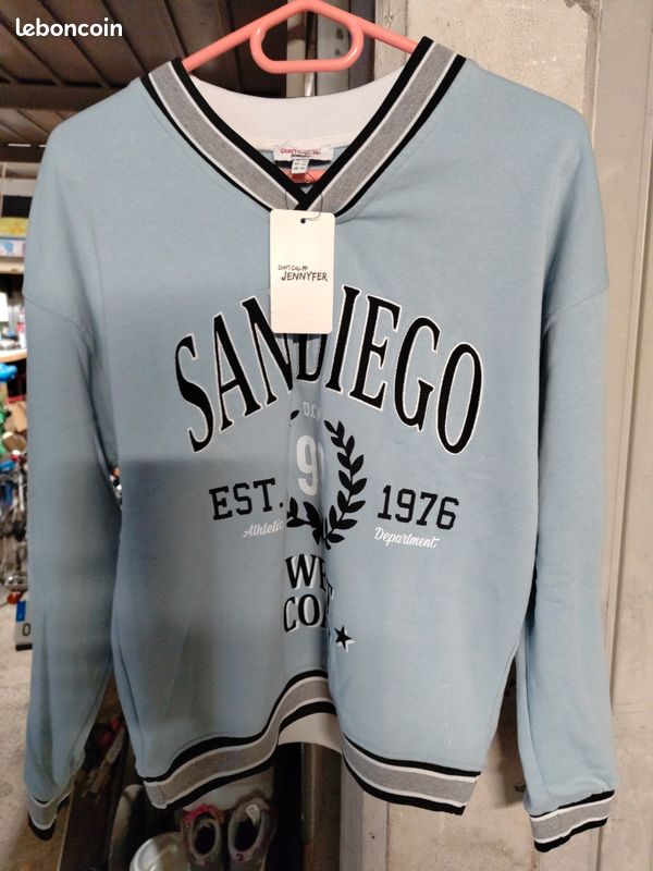 Sweat à Capuche Court Jennyfer Taille S – Gris, Parfait état