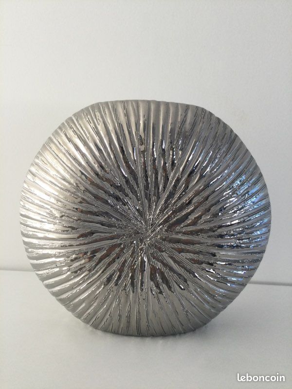 Vase (image 1)