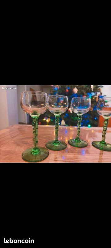 JOLI ANCIEN VERRE A PIED En OURALINE COLLECTION VITRINE DECO Verre Souffle D Imgx1200 9879