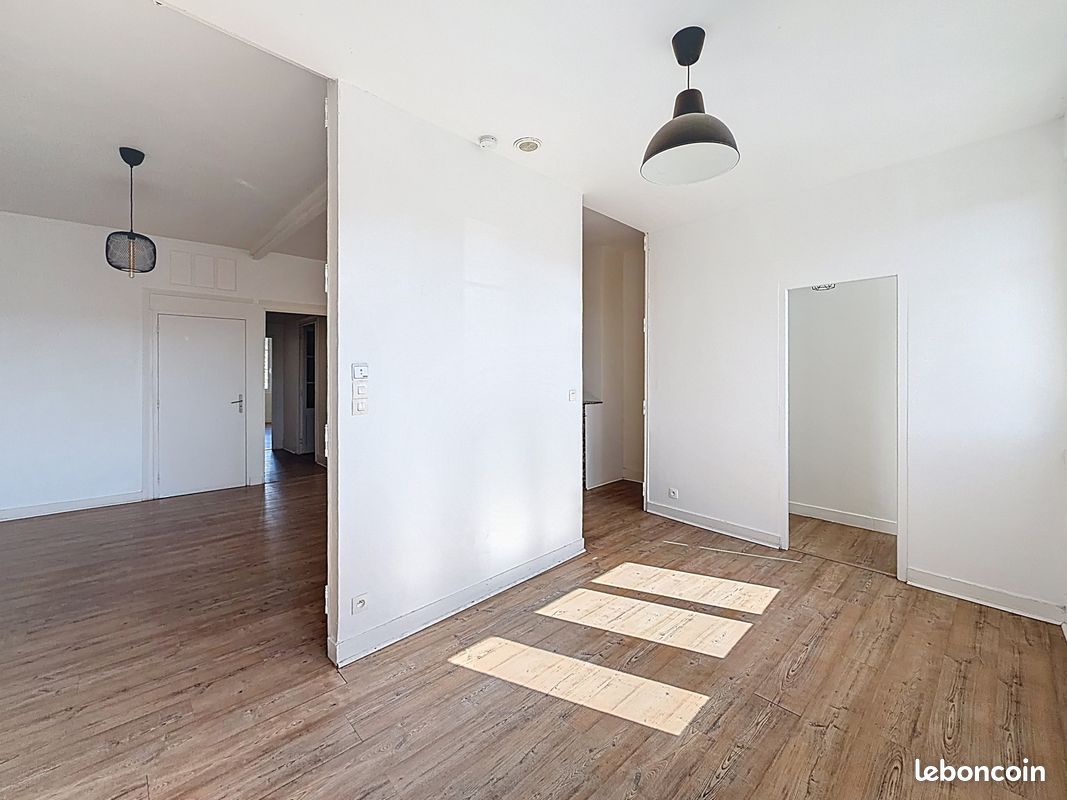 Appartement 3 pièces 89 m² - Locations