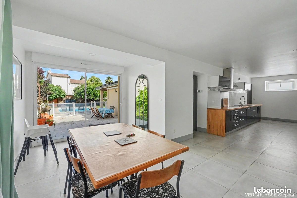 Maison 8 pièces 175 m² · à Castelginest · 175 m² · 1 800 €/mois