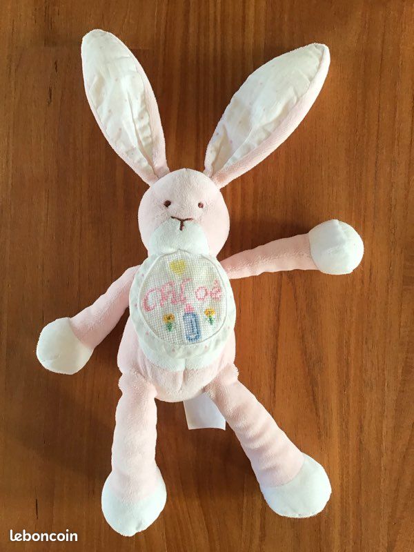 Doudou lapin rose brodé Chloé (image 1)