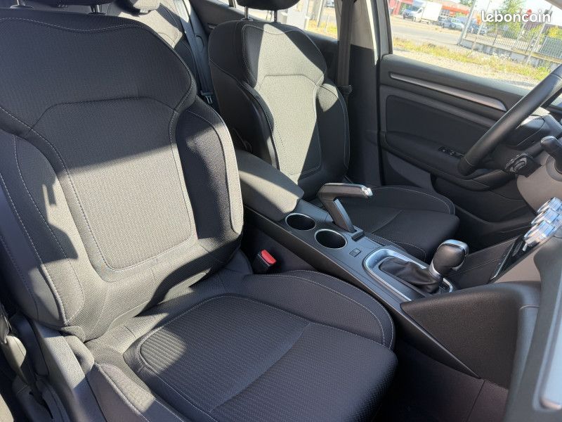 Renault MEGANE IV 1.5 BLUE DCI 115CH BUSINESS EDC (image 9)
