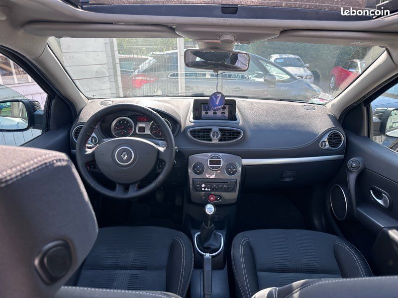 Renault clio ||| phase || 1.2 75 cv 20 th anniversaire (image 4)