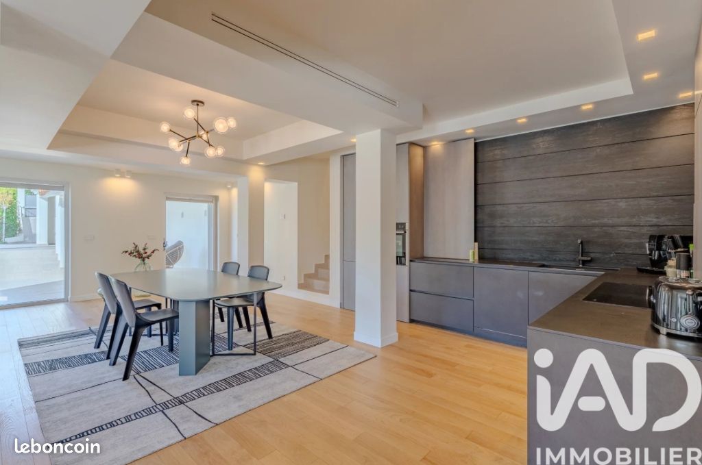 Maison 5 pièces 171 m² · à Villefranche-sur-Mer · 170,6 m² · 1 990 000 €
