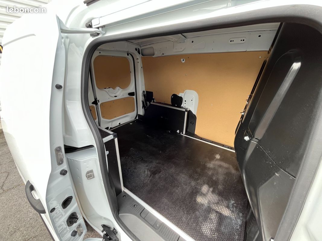 Renault EXPRESS 1.5 DCI S&S 95CV CONFORT PRIX TTC TVA RECUPERABLE (image 5)