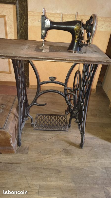 Machine a coudre ancienne (image 2)